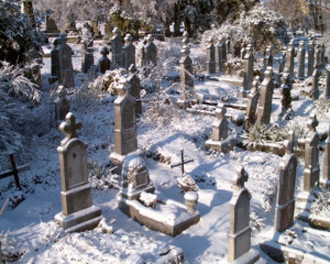 Régi sírkövek összegyűjtését kezdeményezi a temetőgondnokság